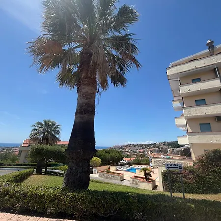Claudia In Panorama